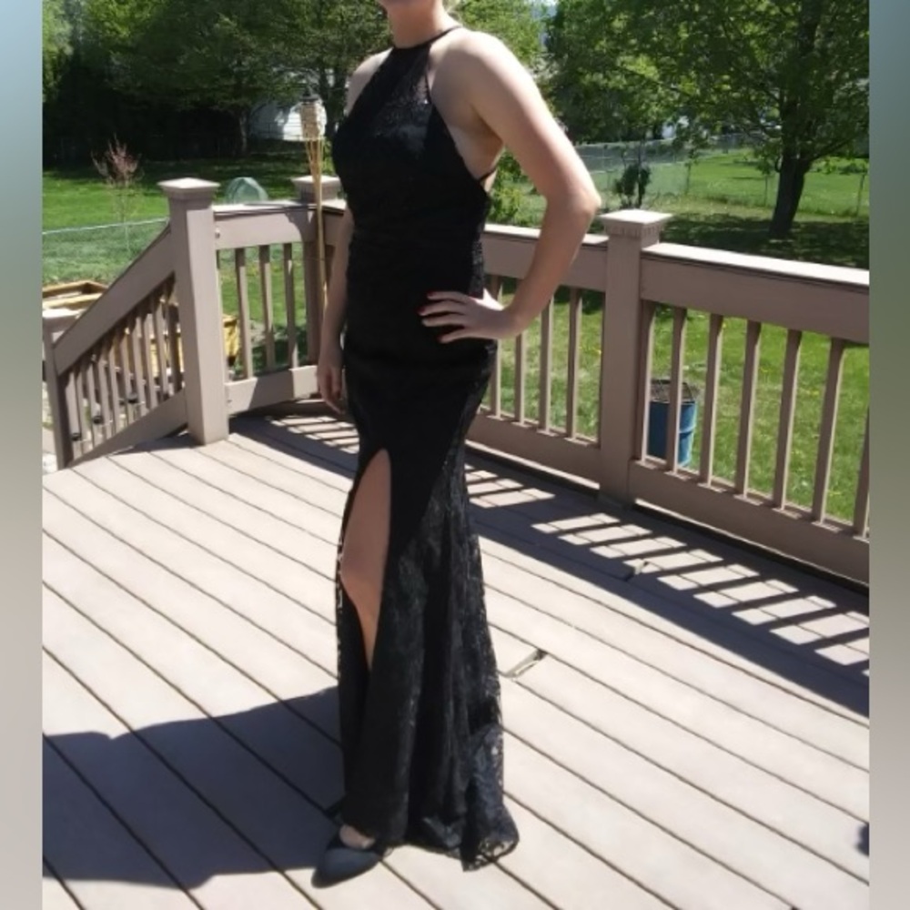 Black Plunge Neck Sleeveless Cocktail Gown